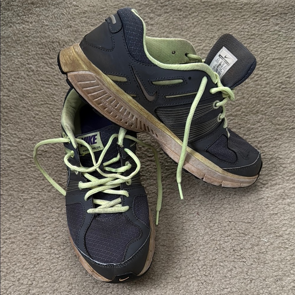 Nike Women’s Anodyne Gray w/green